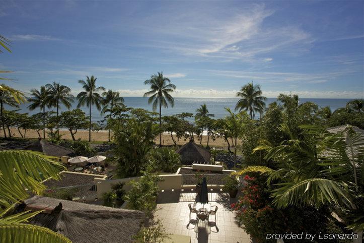 Sea Change Beachfront Apartments Trinity Beach Exterior photo