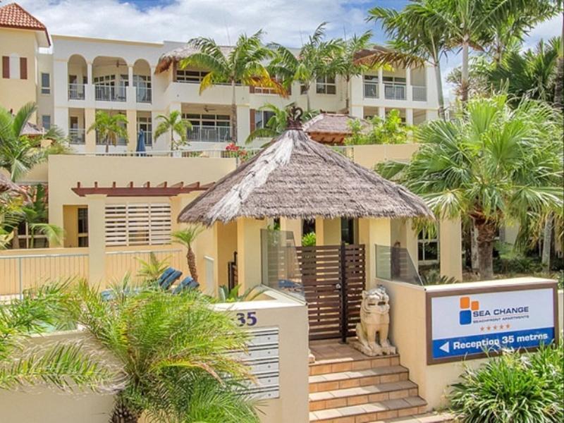 Sea Change Beachfront Apartments Trinity Beach Exterior photo