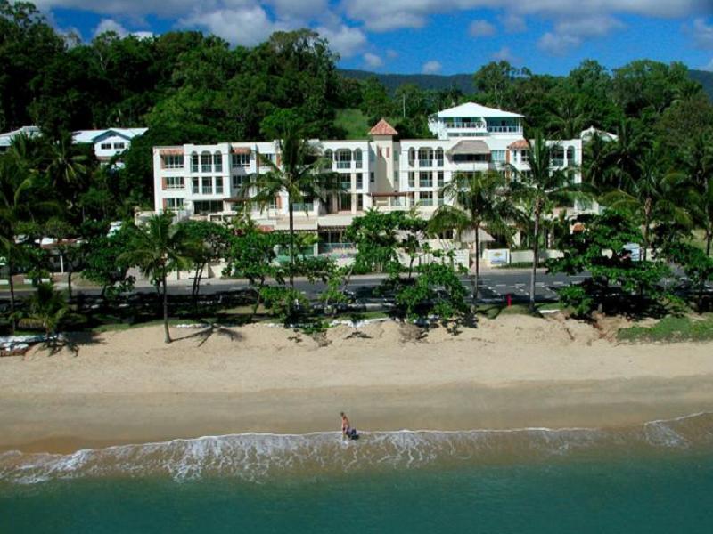 Sea Change Beachfront Apartments Trinity Beach Exterior photo